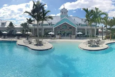 Image de Paradise Awaits at Naples Reserve 2 Br + Den/2 Ba Villa