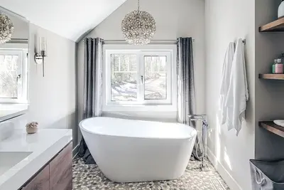 Image de Cliffside Retreat - Cozy Chic Getaway, Exceptional Privacy & Nature Views