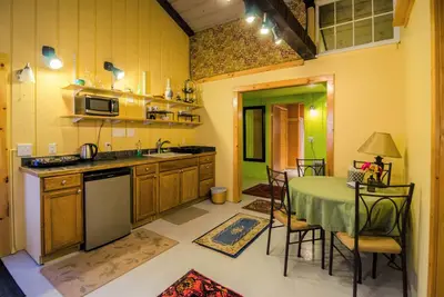 Image de Cottage Suite located in the most beautiful area in New England!