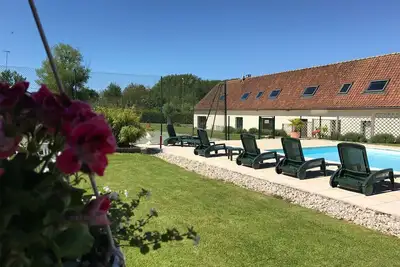 Image de luxurious villa in the north of France with swimming pool and tennis court