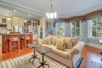 Image de The Chippewa Suite on Savannah's Famous Jones Street