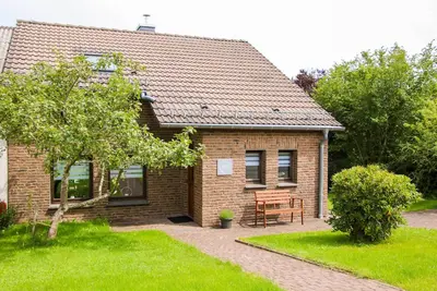 Image de Renovated vacation home with a view of the valley