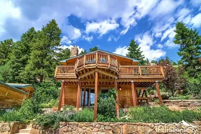 Image de Luxe Getaway | Fireplace | Deck | Mtn Views | Wifi