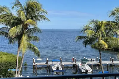 Image de Beautiful 1 bedroom apartment with stunning open water view Apt 317