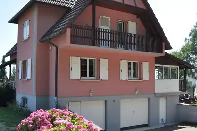 Image de Grande villa de 5 chambres avec jardin et piscine.