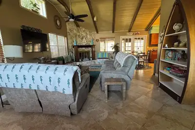 Image de Cozy Water Front 2 bedroom 2 bathroom Home with Lake Access