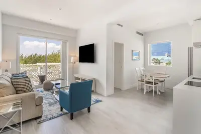 Image de Penthouse 2br/2bth Apt /w Rooftop Pool Near Beach