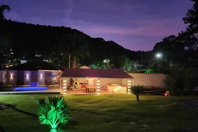 Image de Private house with swimming pool, heated spa, gym and fire place!
