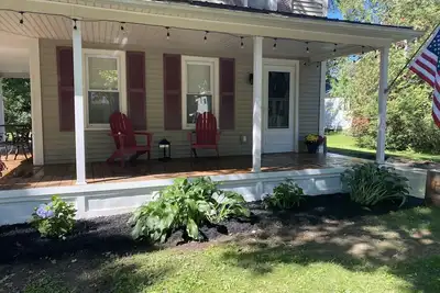 Image de Prime Location In The Village!