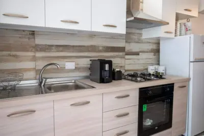 Quartz Apartment