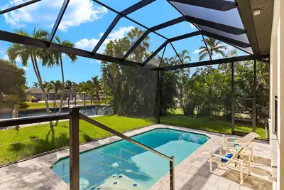 Image de Villa Liberty Rose - Sailboat Access! Great for boaters! New elec-heated pool home - Swfl Rentals