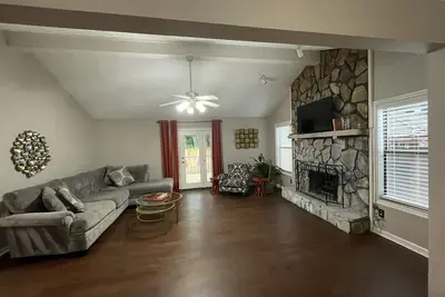 Image de Preakness Corner, Cheerful, cozy 4 bedroom home