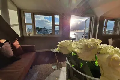 Image de Sunny penthouse right in the center of Ålesund