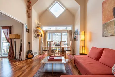 Image de Dazzling 2 Br Penthouse in the Heart of Seattle!