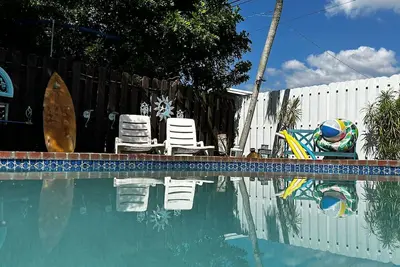 Image de Little oasis of Sunrise. \nSmall getaway in the city of Sunrise with private pool