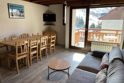 Image de duplex ambiance montagne, pied des pistes