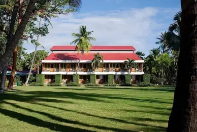 Image de Beachfront Dream! White Sand Beach, Pools, Family-Friendly, Parking!