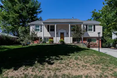Image de Great single family house near multiple stores and shopping centers