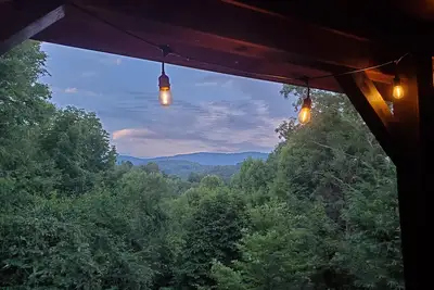 Image de Amen Corner - Close to Boone! Hot Tub, Pet Friendly, Ping Pong, Foosball, Mountain Views