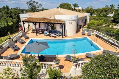 Image de Villa with heated pool and 5 bedrooms near Alporchinhos