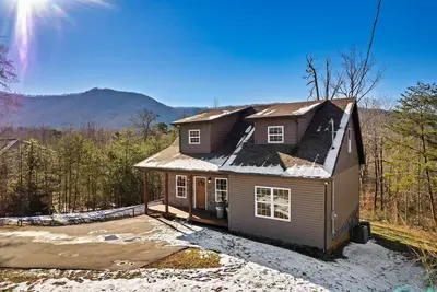 Image de Secluded Cabin w\/ Hot Tub, Game Room, Bbq!