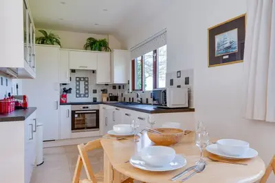 Image de Sugarloaf Cottage - Deux Chambres Maison, Couchages 4