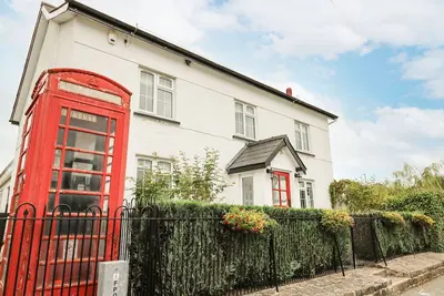 Image de The Old Post Office, pet friendly, with hot tub in Llandrindod Wells