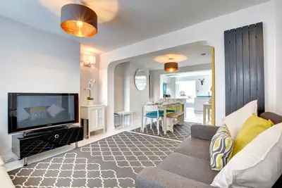 Image de Sunny Side House - Quatre Chambres Maison, Couchages 7