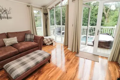Image de Number 43 Burnside Lodge, pet friendly, with hot tub in Felton