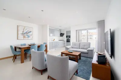 Image de Sleek New Apartment /Lagos /Algarve