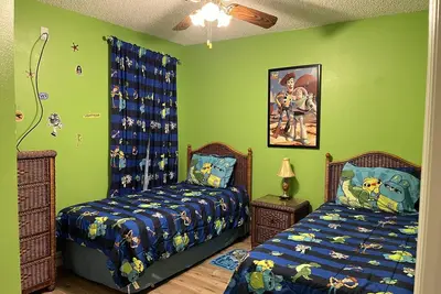 Image de Only 3 Miles Away from Walt Disney World! Free Pool Heat!