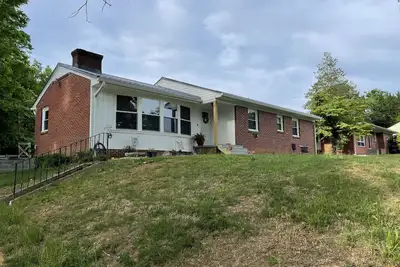 Image de Vt Football/Graduation Rental