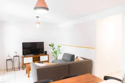 Image de Big apartment in the heart of San Benito. Walking distance to everything!