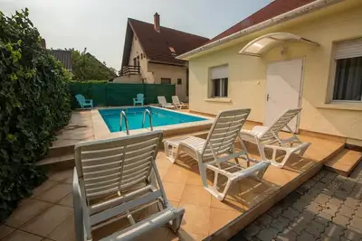 Image de Maison de vacances Siófok pour 1 - 7 personnes avec 3 chambres à coucher - Maison de vacances