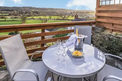 Image de A traditional cottage in the heart of Llandeilo, with beautiful views across the Towy valley.