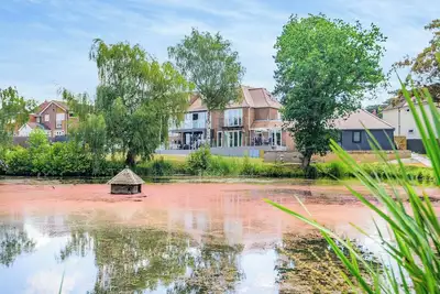Image de 3 chambres à coucher à Fareham