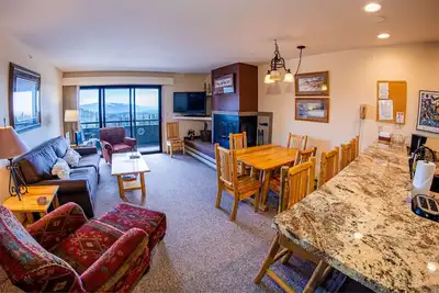 Nicely Furnished Condo with Valley Views