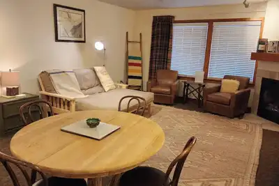 Comfortable Condo with Valley Views