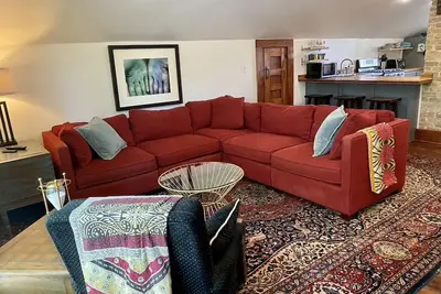 Image de Cozy Cool Apartment on 6th Street! \nWALK To Acl Fest!