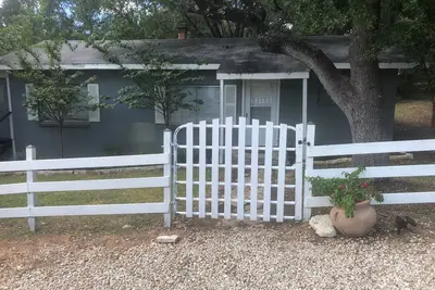 Image de Country Cabin on Lake Travis