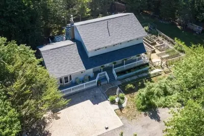 Image de ★Secluded Charming Cottage★ | 2 Minutes from Lake