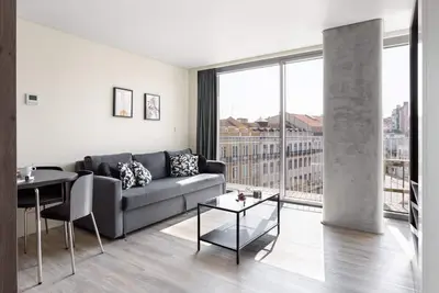 Joivy Amazing central studio w/river view in Lisbon