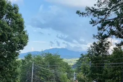 Image de Mnt Views! Private Hot Tub and Wrap Around Porch! Minutes to Pf and Gatlinburg!