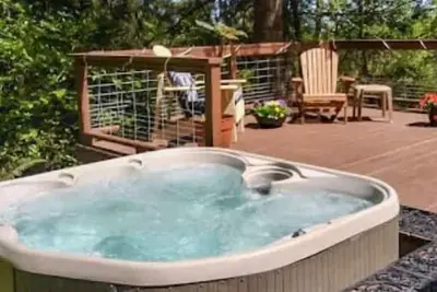 Image de Ws Paradise Tranquil Woodsy Escape with New Hot Tub