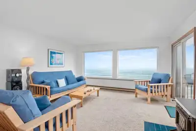 Image de Stunning Panoramic Ocean Front Views, Single Level, Open Floor Plan, Bbq, Large Deck, Walk to Beach