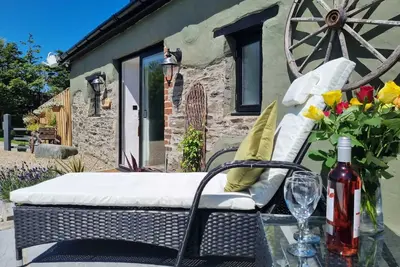 Image de Converted Barn close to beaches & coastal path!