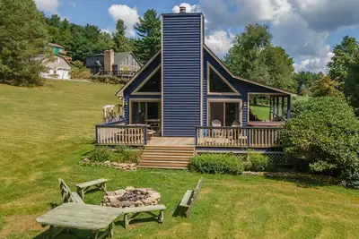 Image de Dog Friendly Cozy Escape w/ Hot Tub & Porch Views