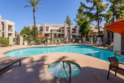 Image de Tastefully Decorated, Perfect Scottsdale Location condo w/ Pool, Spa, Gym!