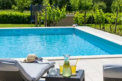 Image de The bright holiday home Green Holiday, located in a small village near Barban