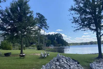 Image de Lake Murray House w boat dock